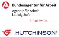 Industriemechaniker zieht Schrauben an einer Maschine fest